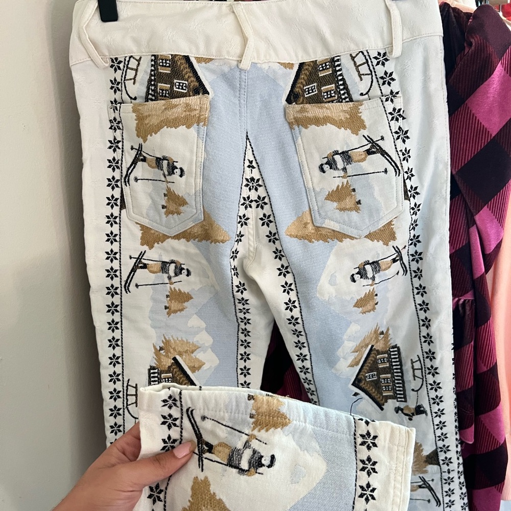 Alice+Olivia White Ski Season Embroided Low Rise Boot Cut Jeans ❄️🏂 - Picture 3 of 4